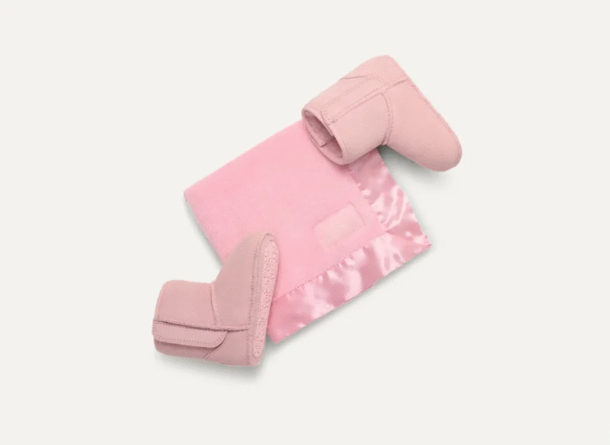Baby Classic und Kuscheltier