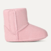 Baby Classic und Kuscheltier