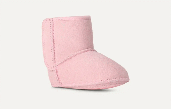 Baby Classic und Kuscheltier