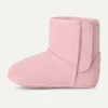 Baby Classic und Kuscheltier