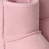 Baby Classic und Kuscheltier