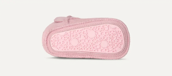 Baby Classic und Kuscheltier
