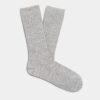 Gerippte, locker sitzende Socken